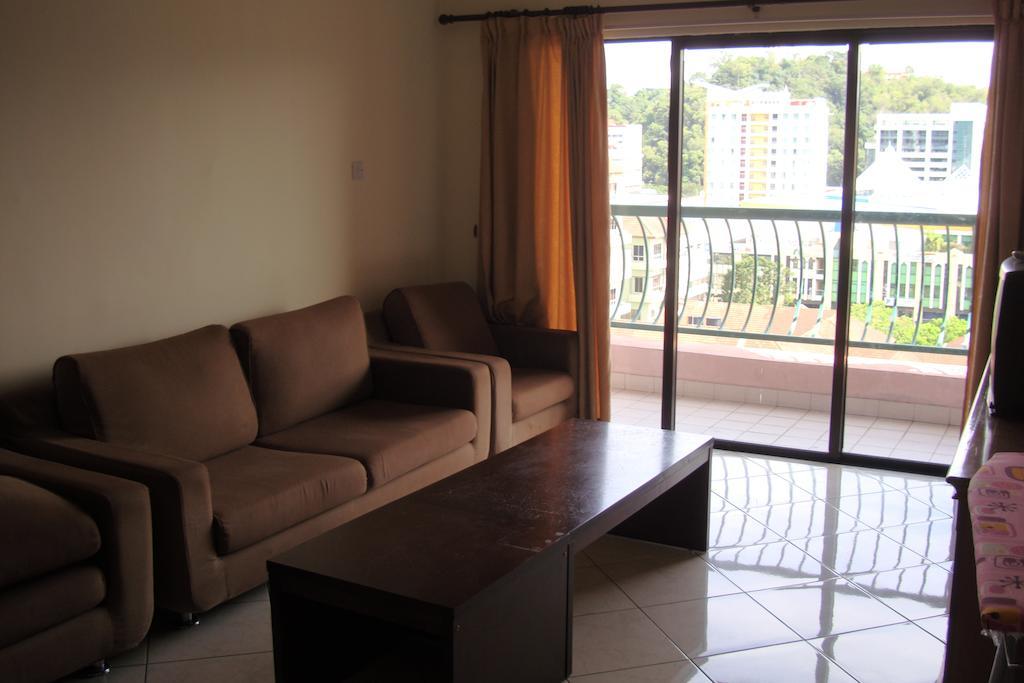 Dorcas Service Apartment - Marina Court Kota Kinabalu Habitación foto